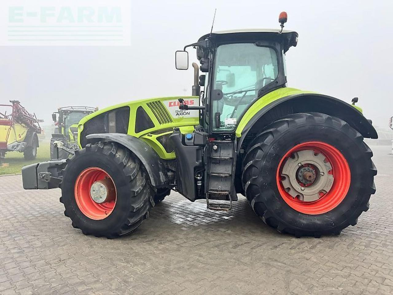 Tracteur agricole CLAAS axion 940