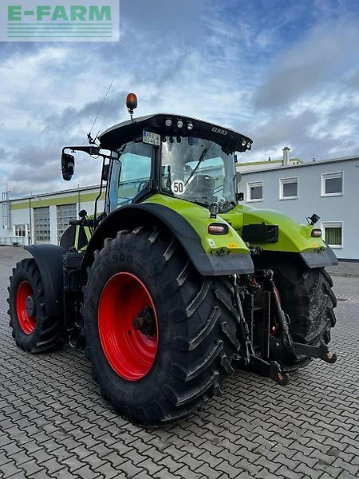 Tracteur agricole CLAAS axion 940