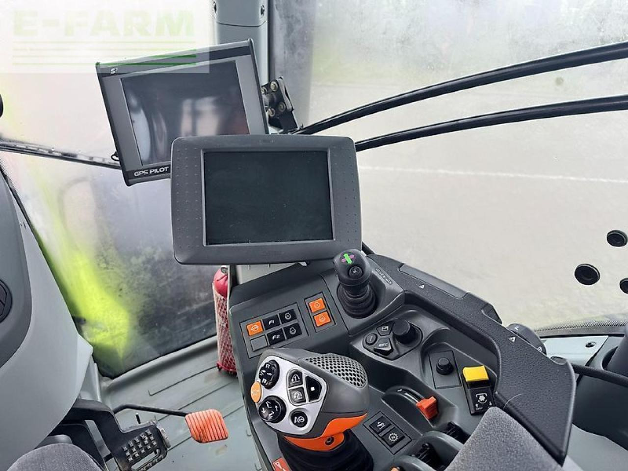 Tracteur agricole CLAAS axion 940