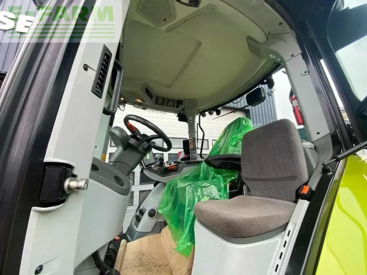 Tracteur agricole CLAAS axion 940 cmatic