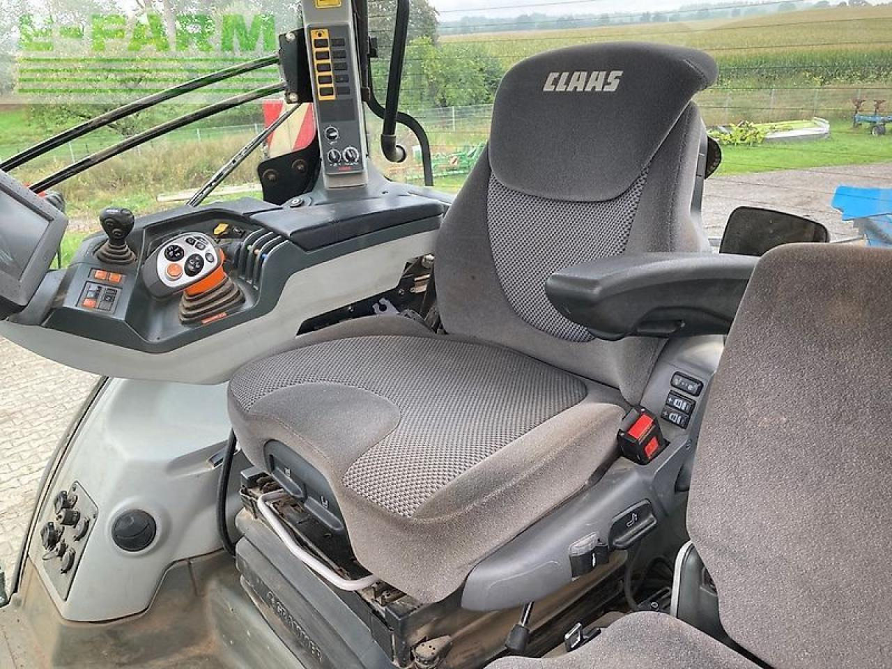 Tracteur agricole CLAAS axion 950