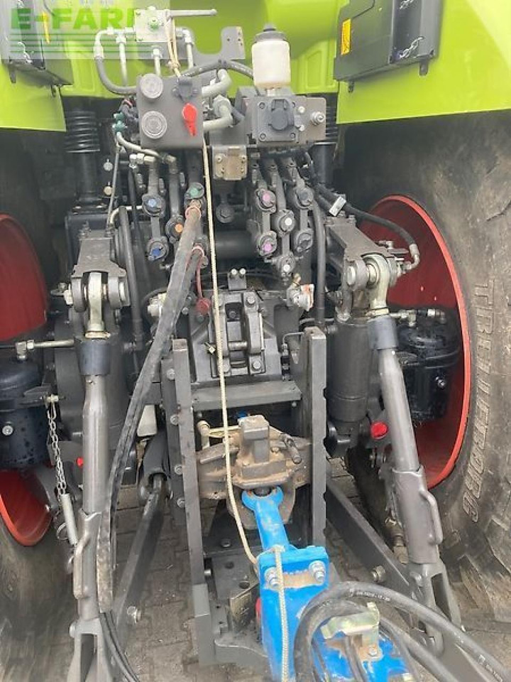 Tracteur agricole CLAAS axion 950