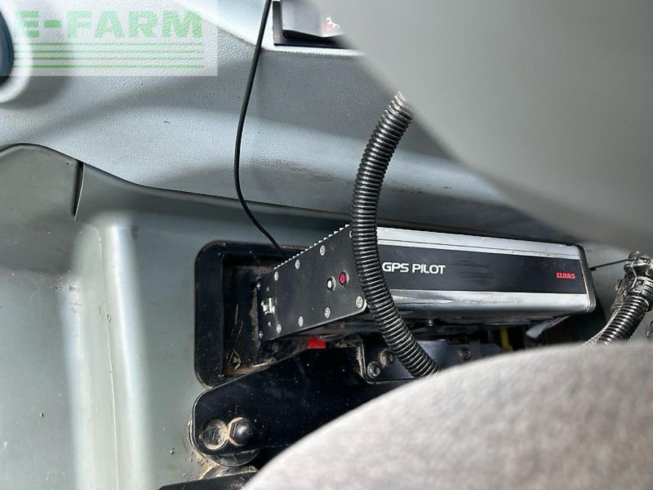 Tracteur agricole CLAAS axion 950