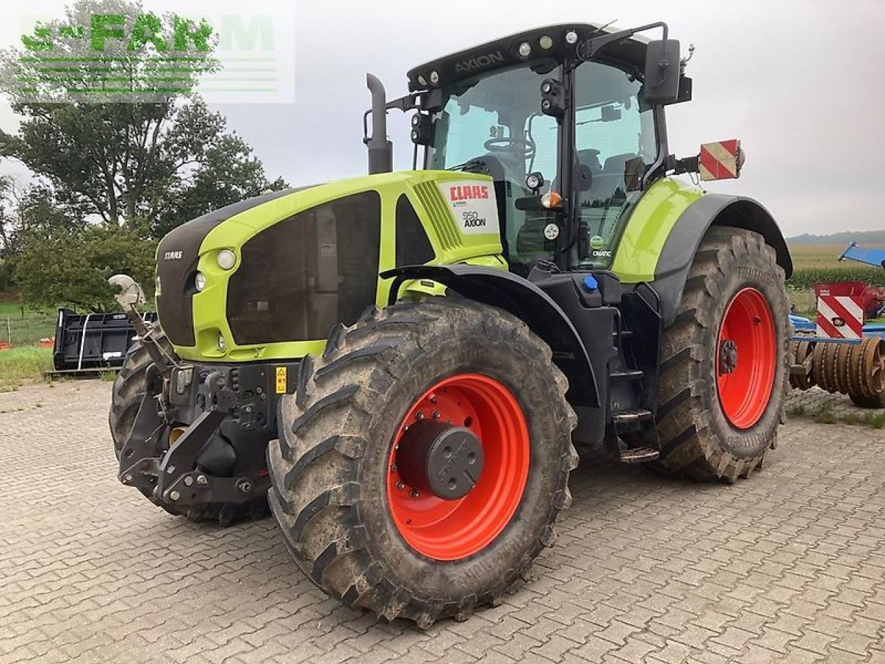 Tracteur agricole CLAAS axion 950