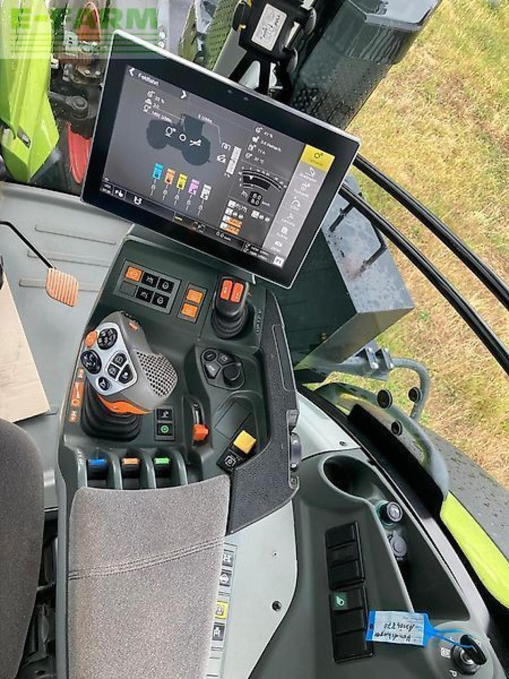 Tracteur agricole CLAAS axion 950 cmatic