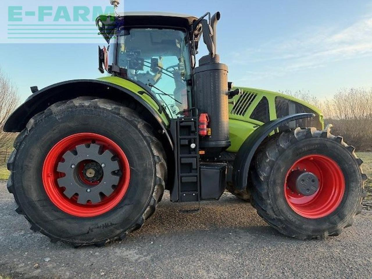 Tracteur agricole CLAAS axion 960