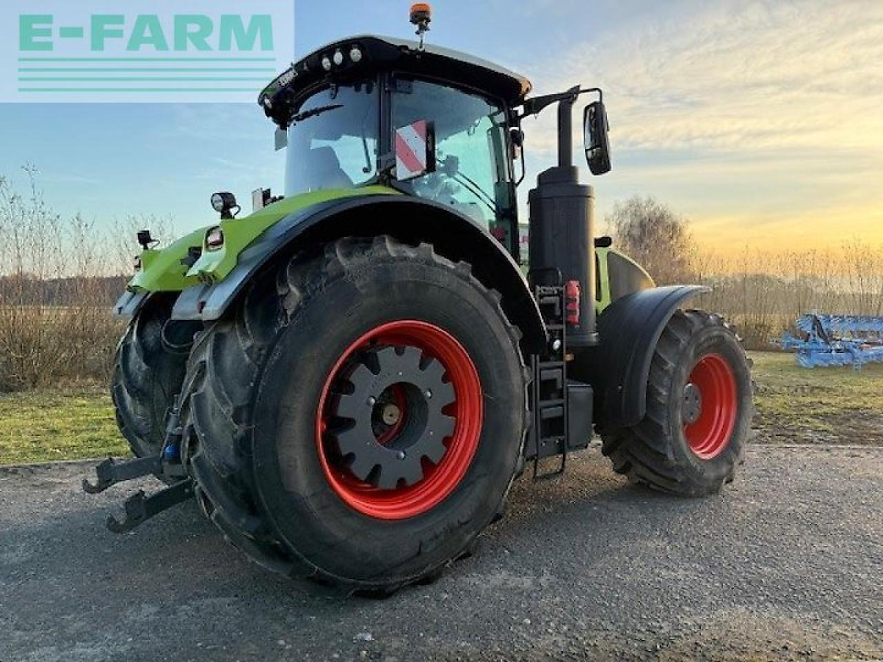 Tracteur agricole CLAAS axion 960