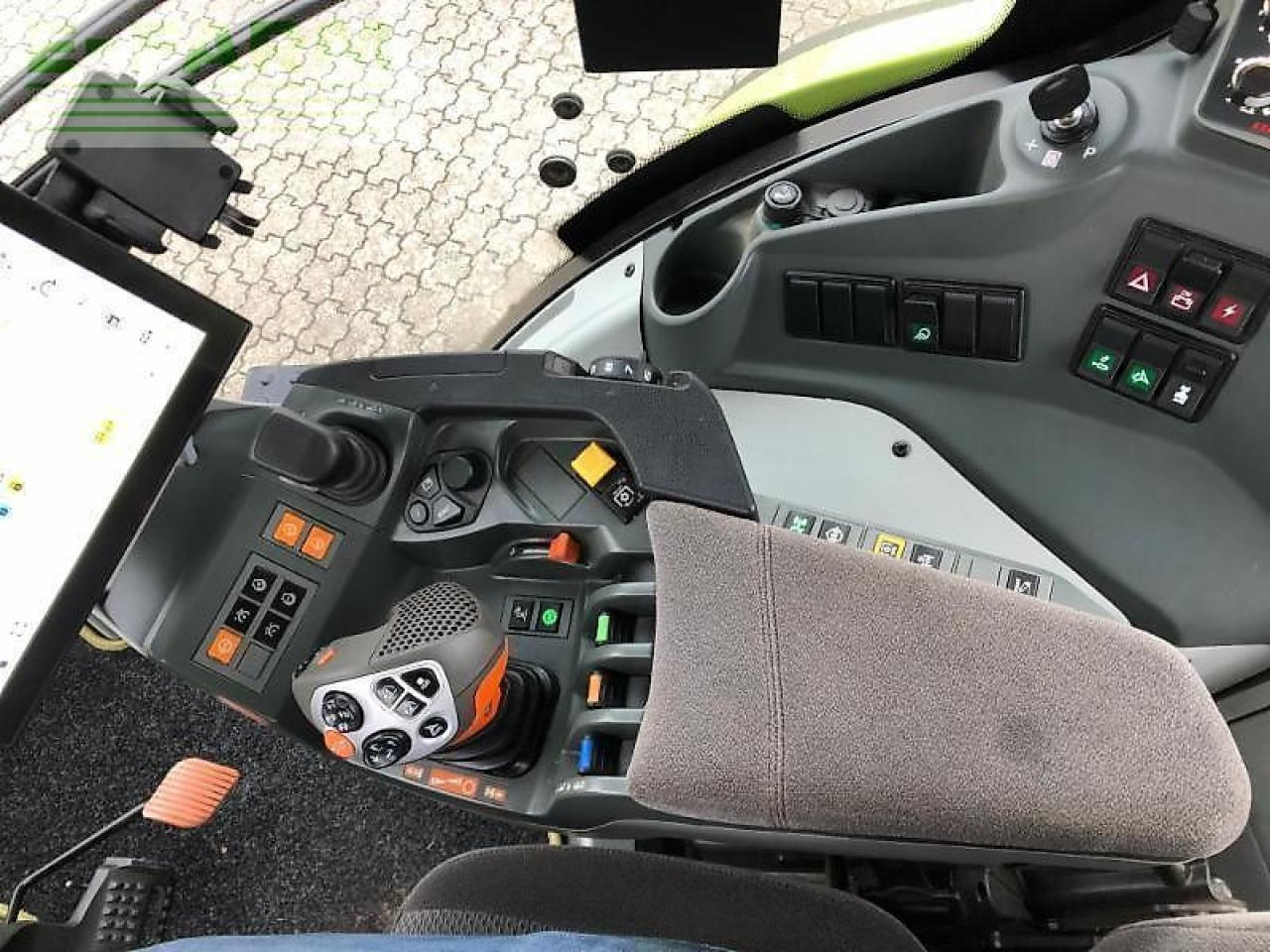 Tracteur agricole CLAAS axion 960 terra trac