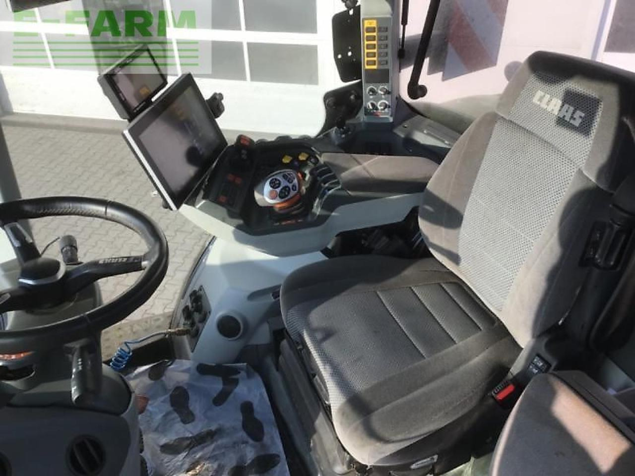 Tracteur agricole CLAAS axion 960 terra trac v