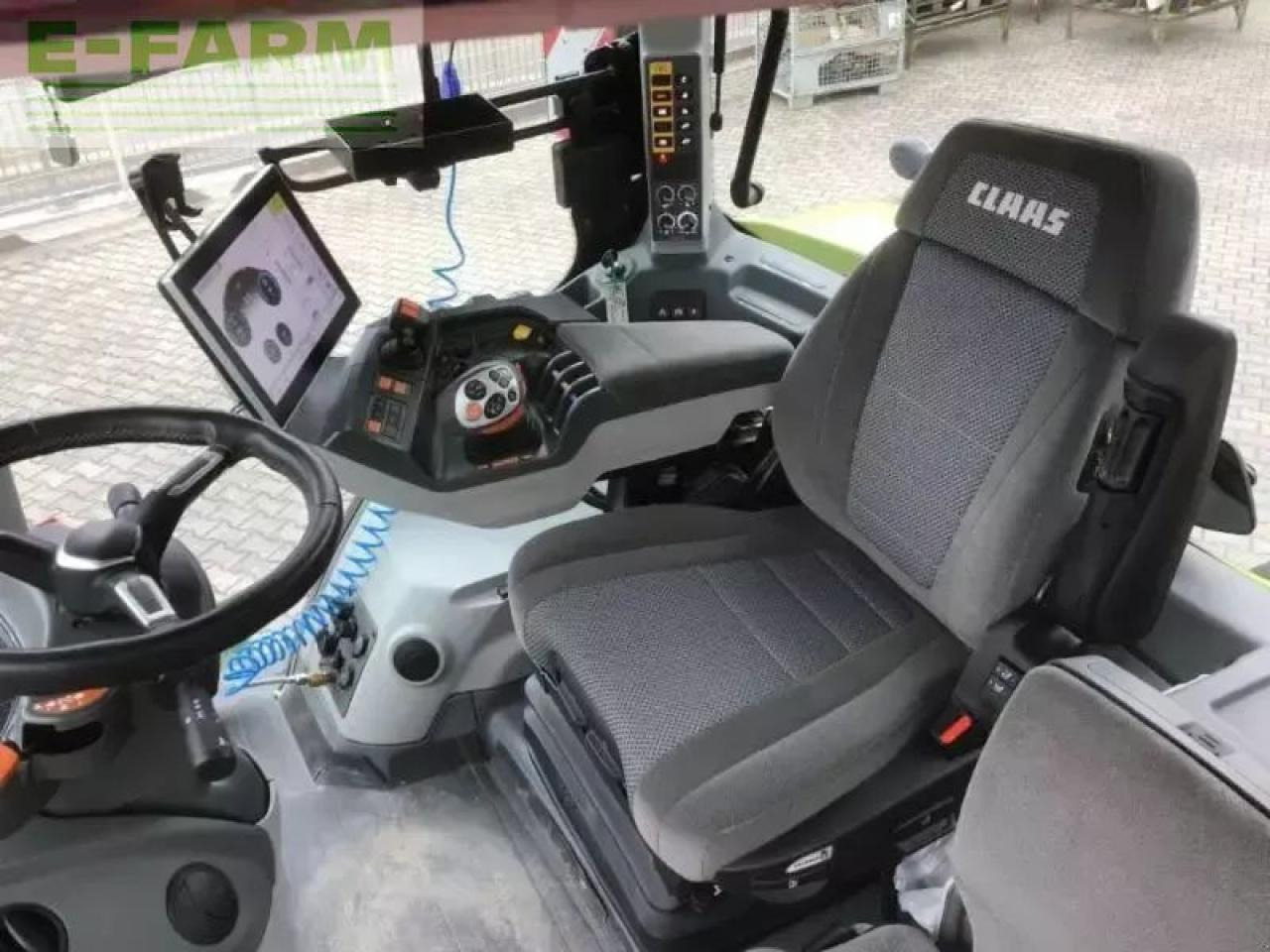 Tracteur agricole CLAAS axion 960 terra trac v