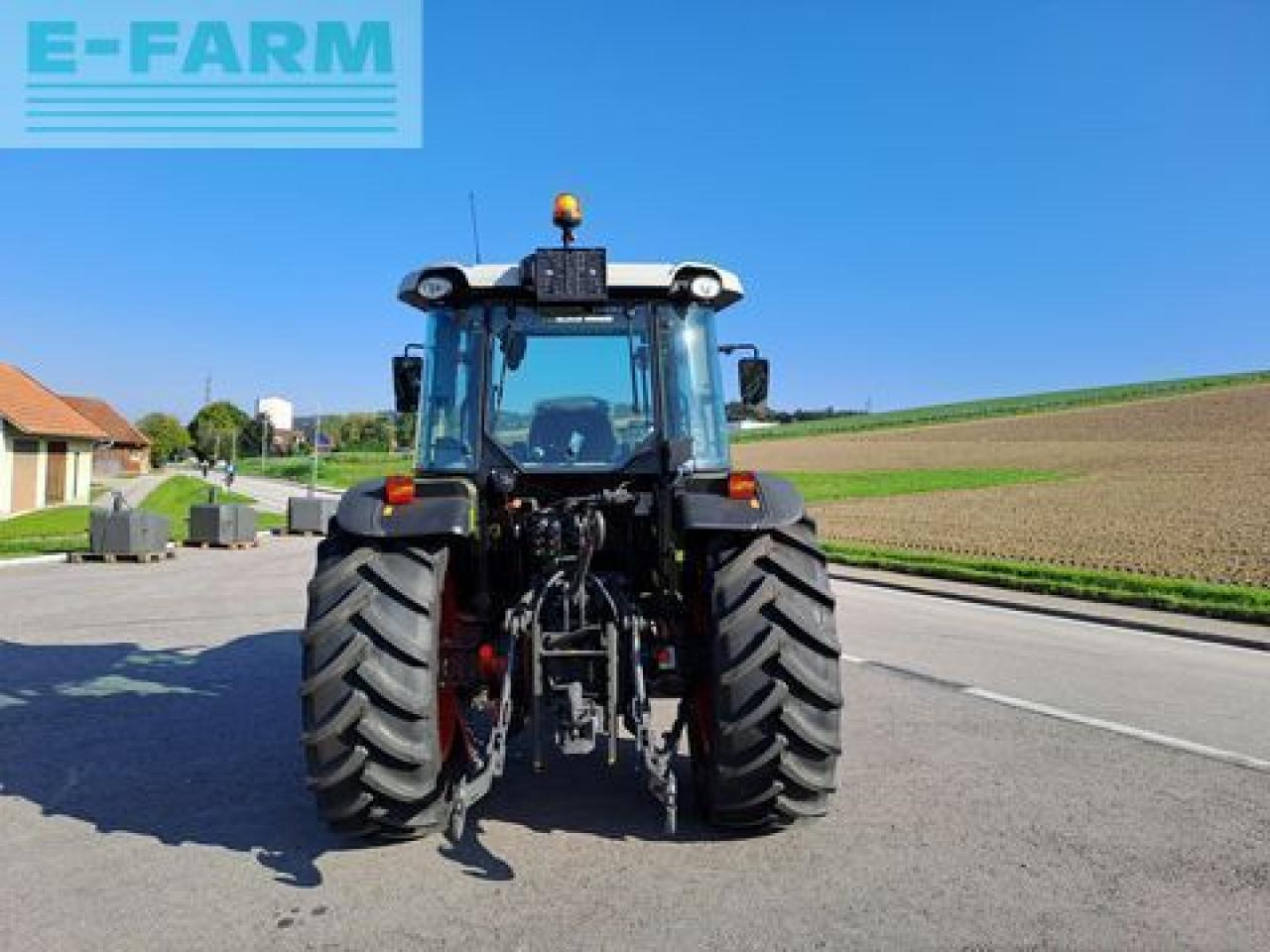 Tracteur agricole CLAAS axos 240