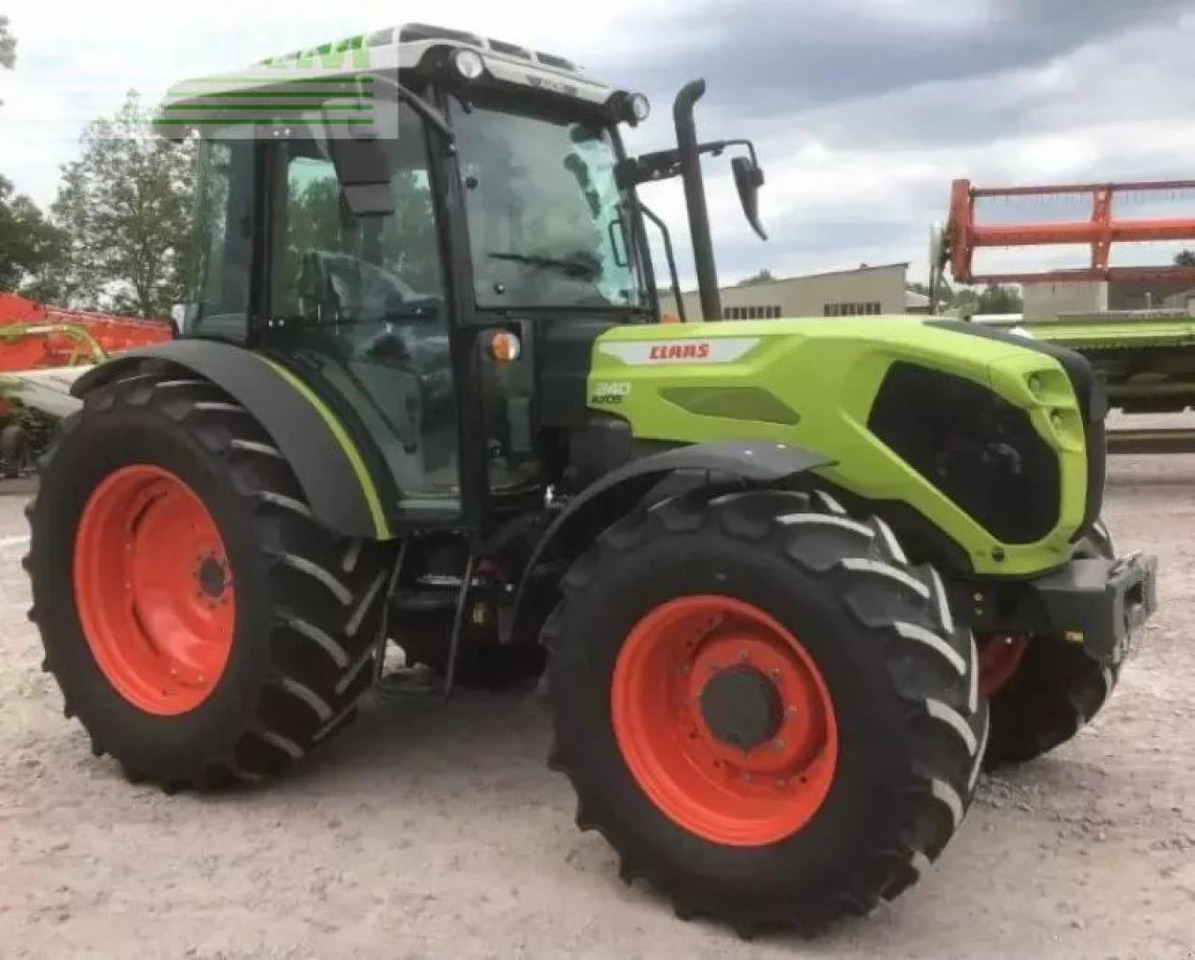 Tracteur agricole CLAAS axos 240