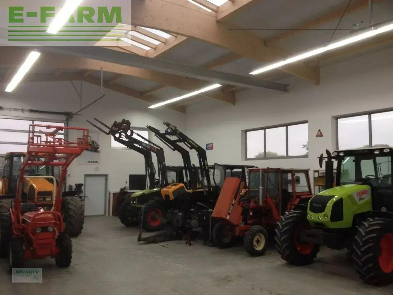 Tracteur agricole CLAAS axos 240