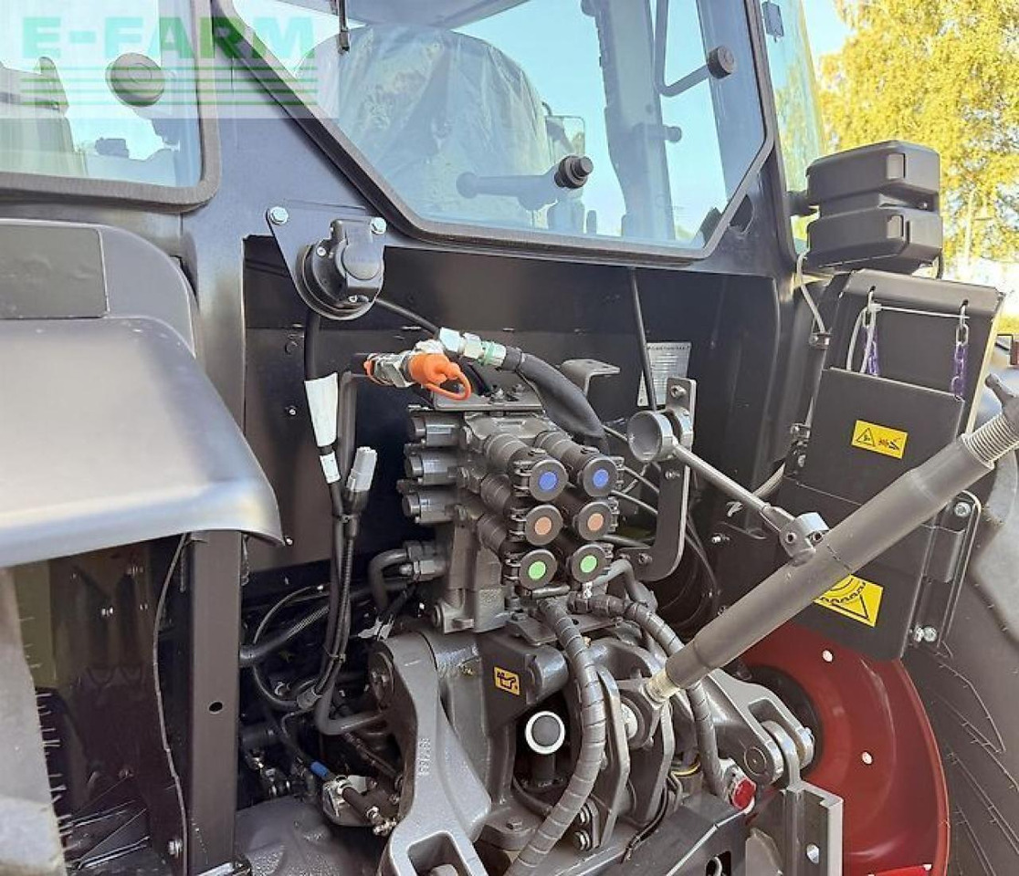 Tracteur agricole CLAAS axos 240 advanced + mx a106
