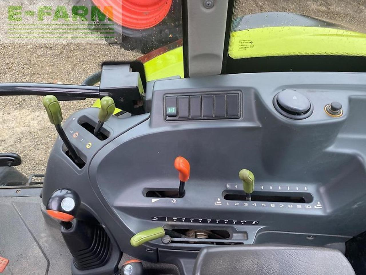 Tracteur agricole CLAAS axos 310c C
