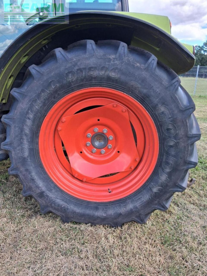 Tracteur agricole CLAAS axos 320