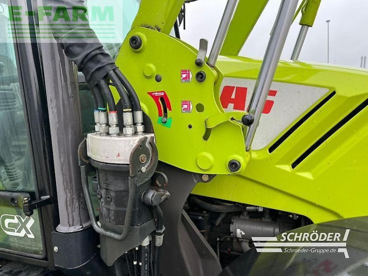Tracteur agricole CLAAS axos 330