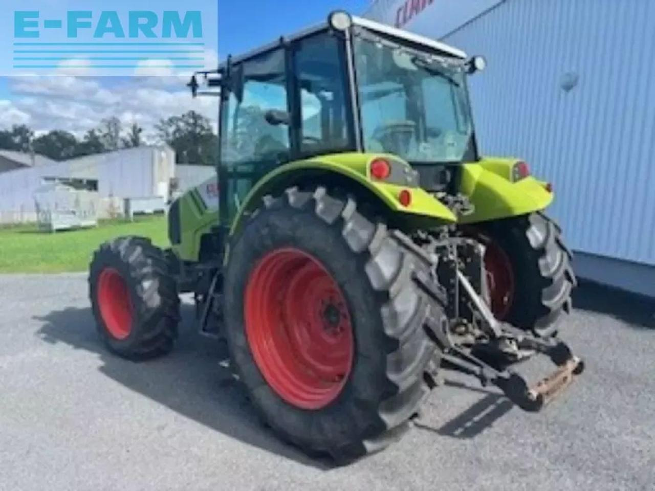 Tracteur agricole CLAAS axos 330
