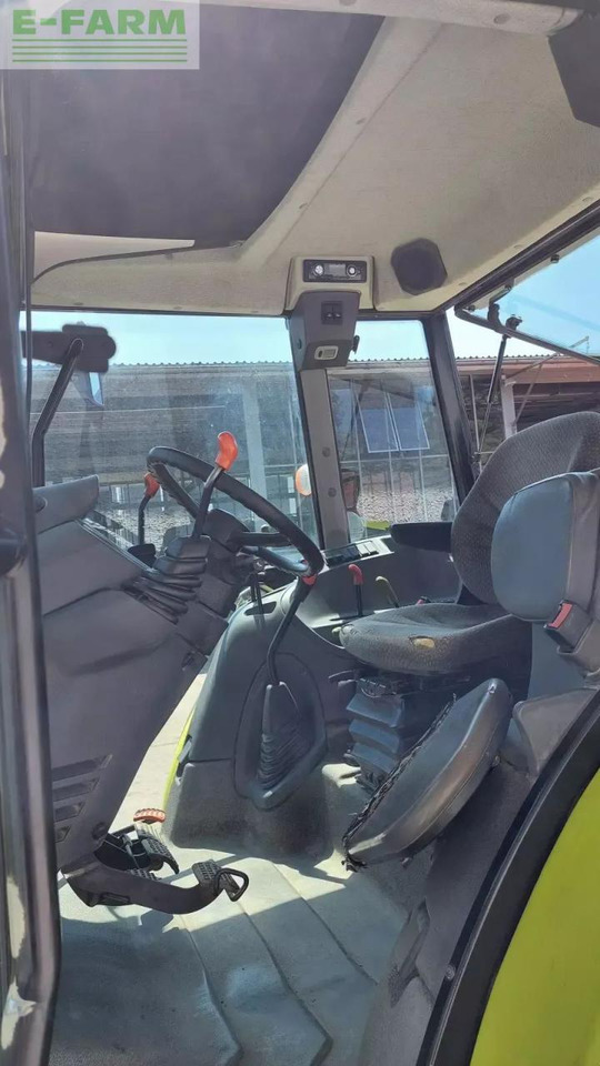 Tracteur agricole CLAAS axos 330