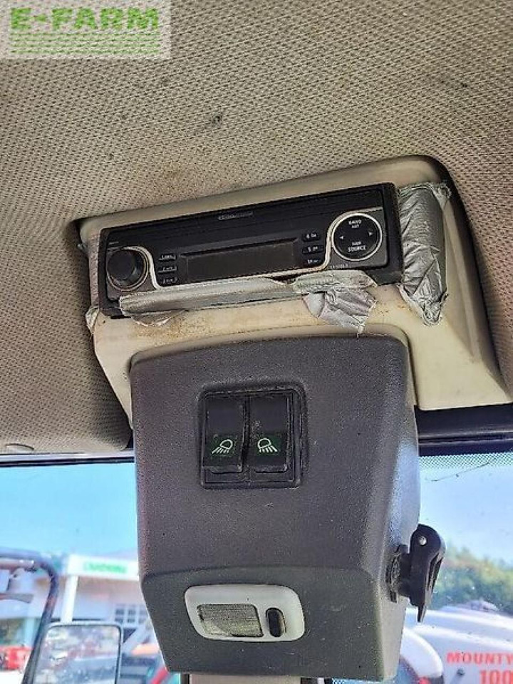 Tracteur agricole CLAAS axos 340