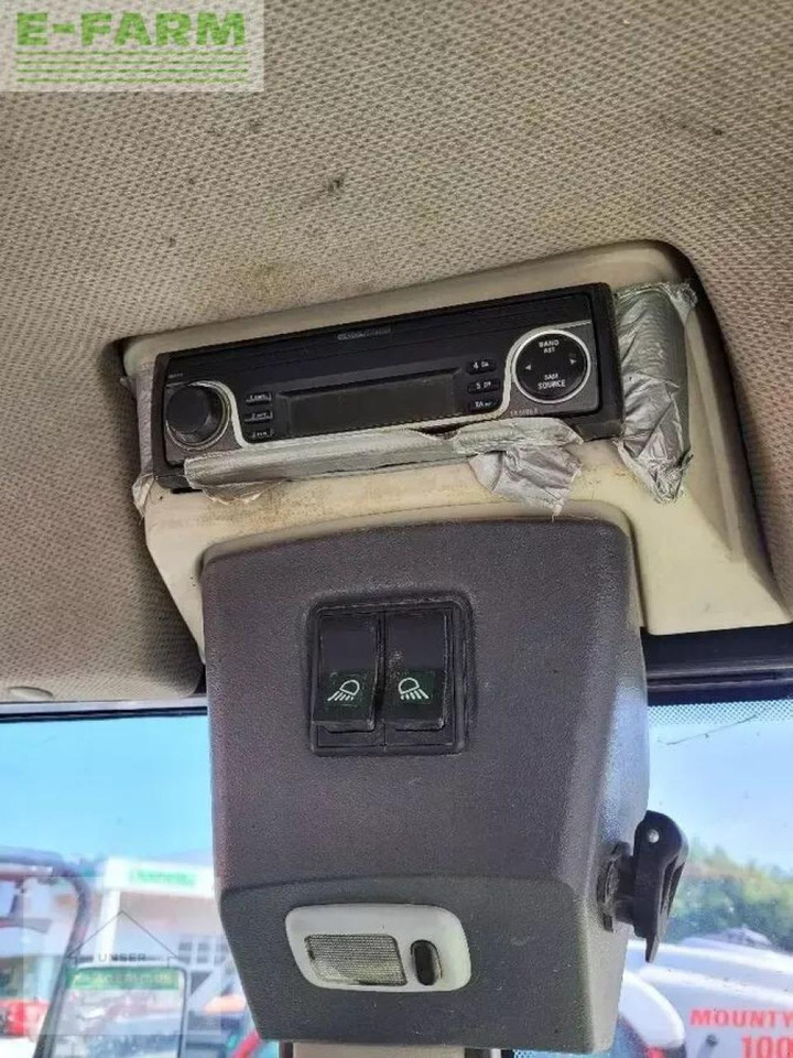 Tracteur agricole CLAAS axos 340