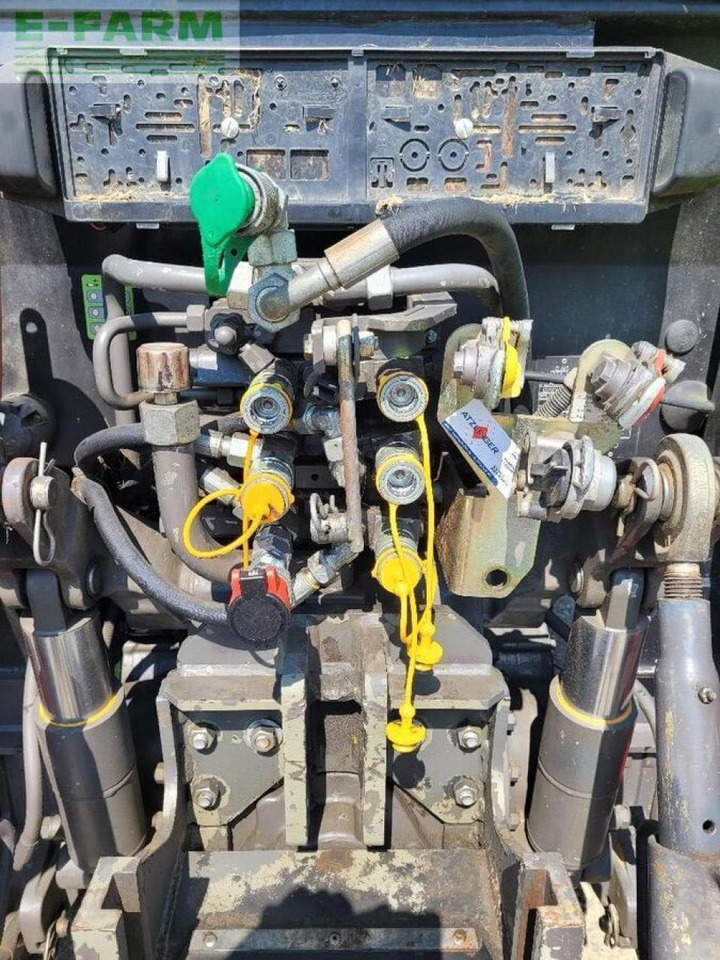 Tracteur agricole CLAAS axos 340