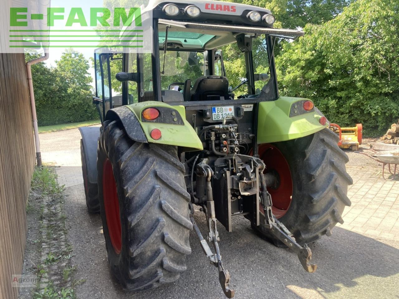 Tracteur agricole CLAAS axos 340