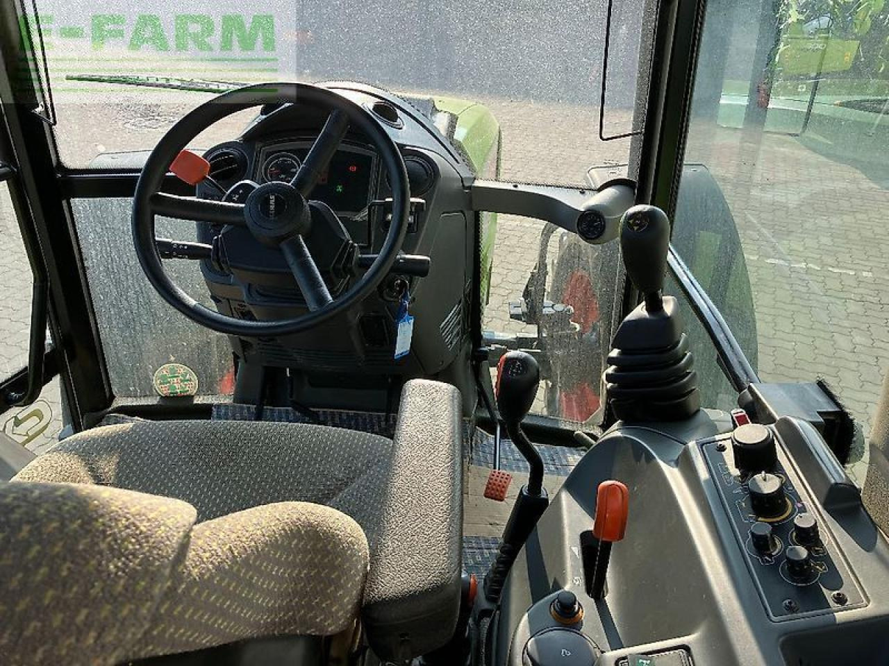 Tracteur agricole CLAAS axos 340 cx CX