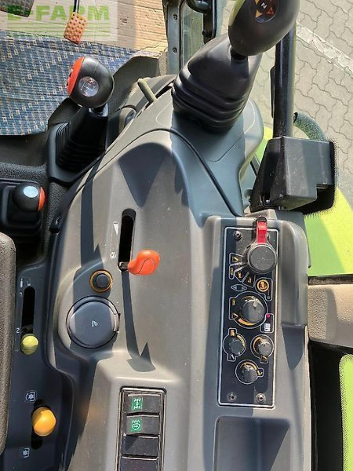 Tracteur agricole CLAAS axos 340 cx CX