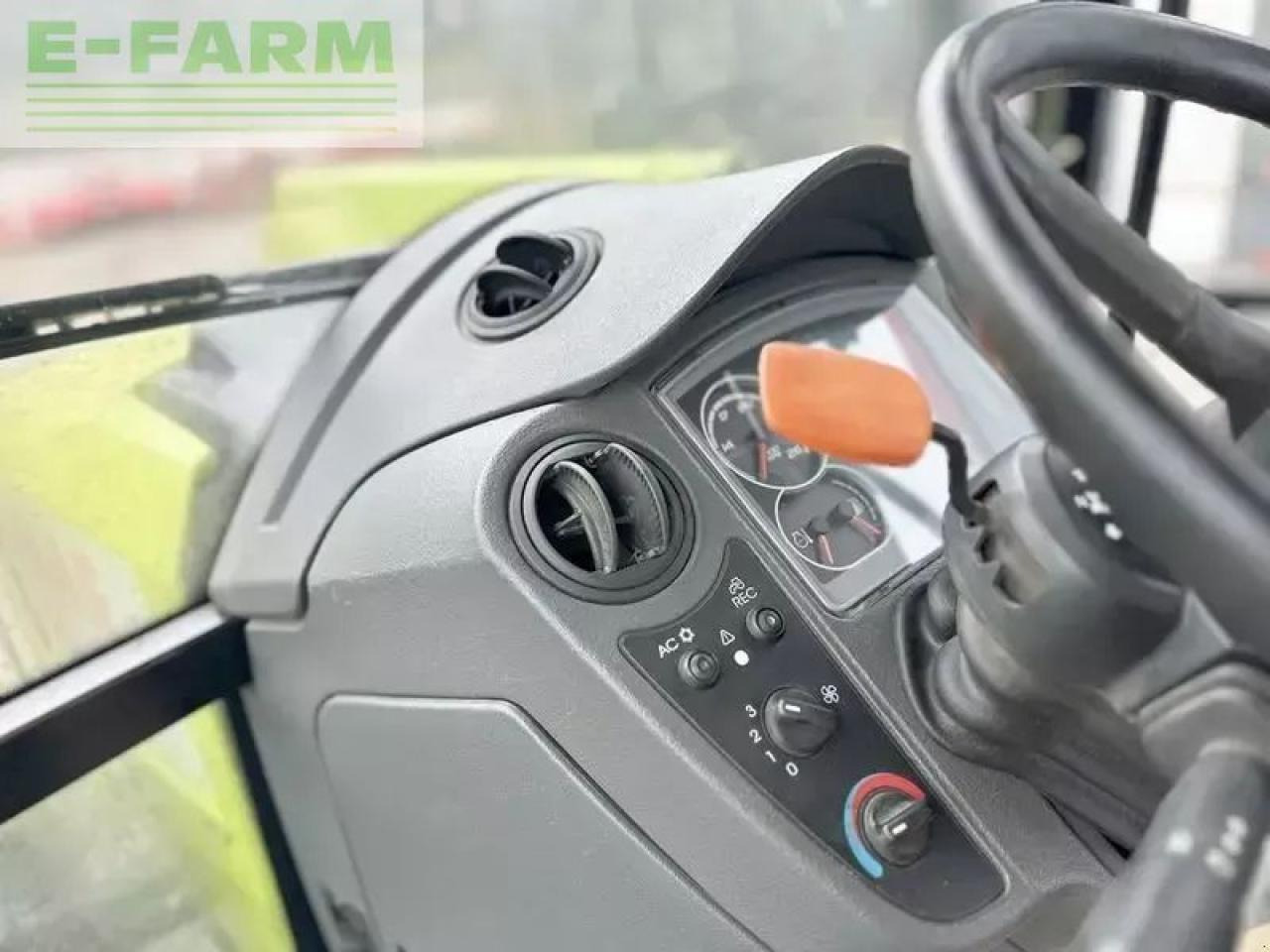Tracteur agricole CLAAS axos 340 cx CX