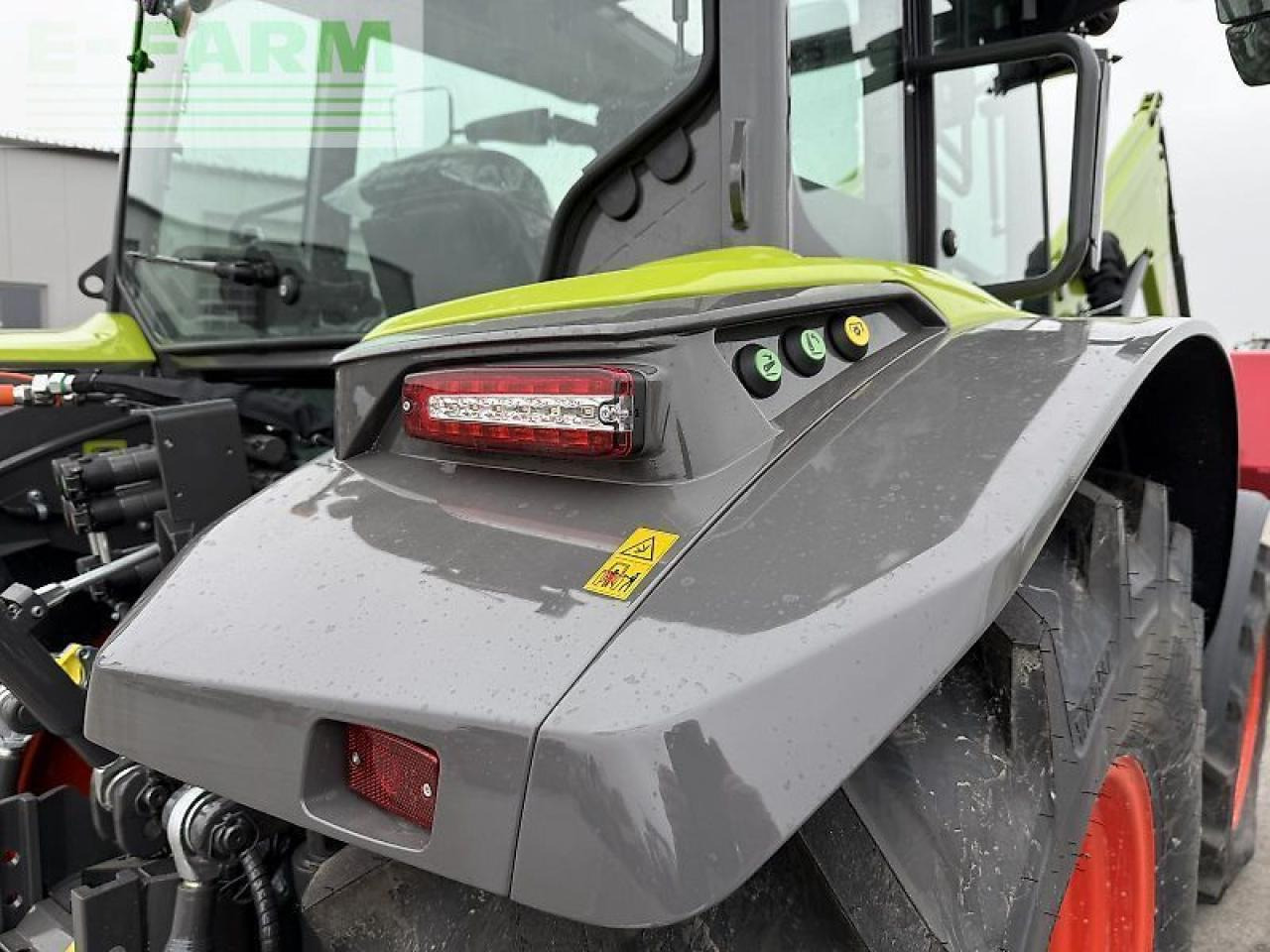 Tracteur agricole CLAAS axos 3.105