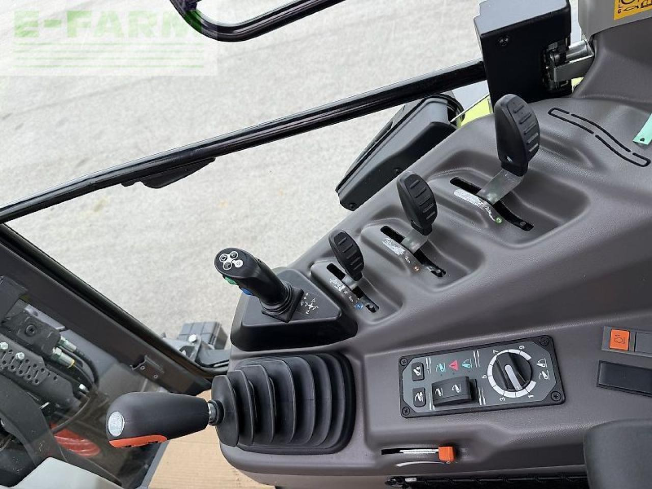 Tracteur agricole CLAAS axos 3.105