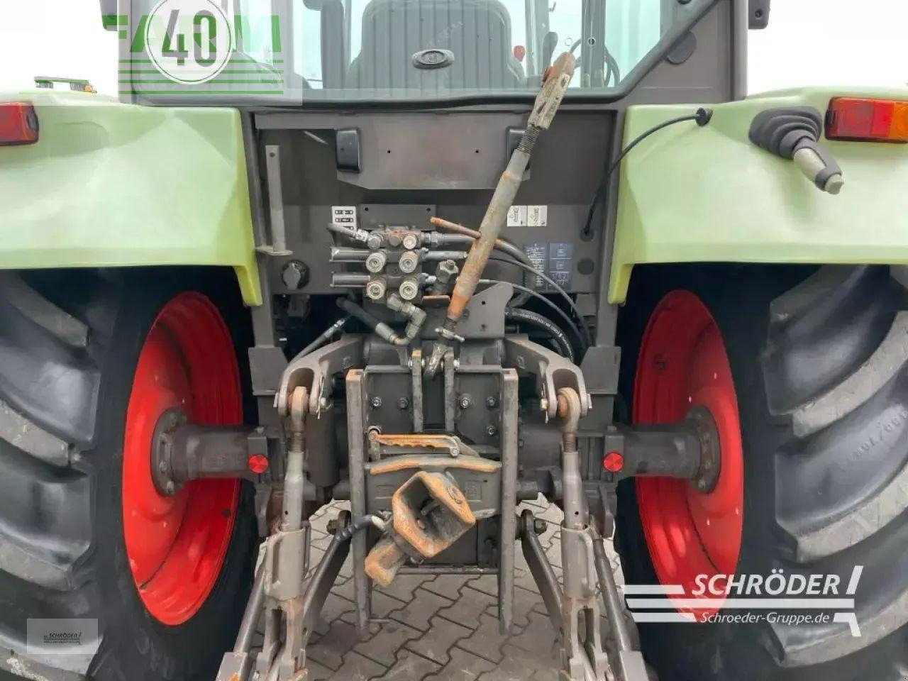 Tracteur agricole CLAAS celtis 426