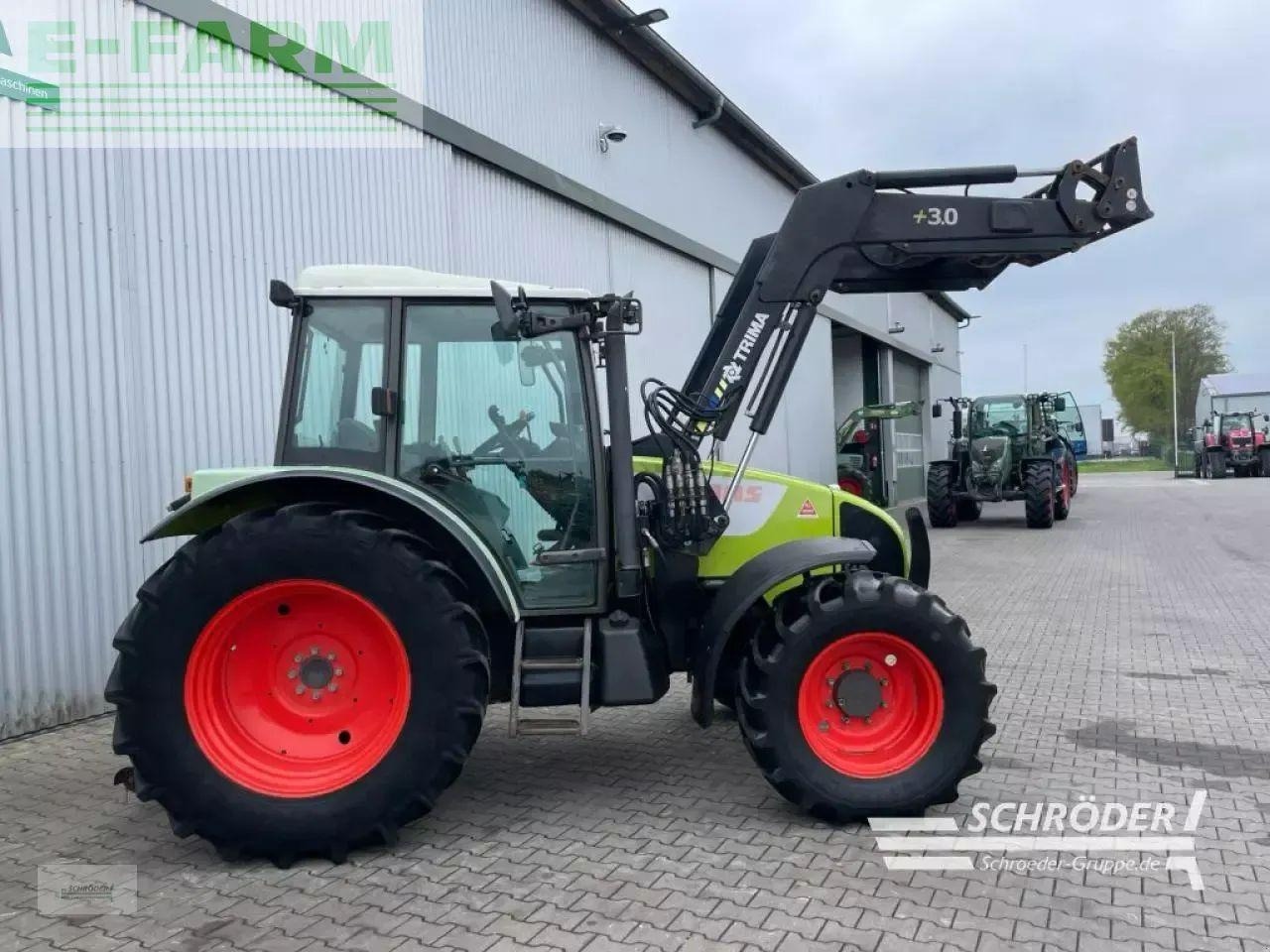 Tracteur agricole CLAAS celtis 426