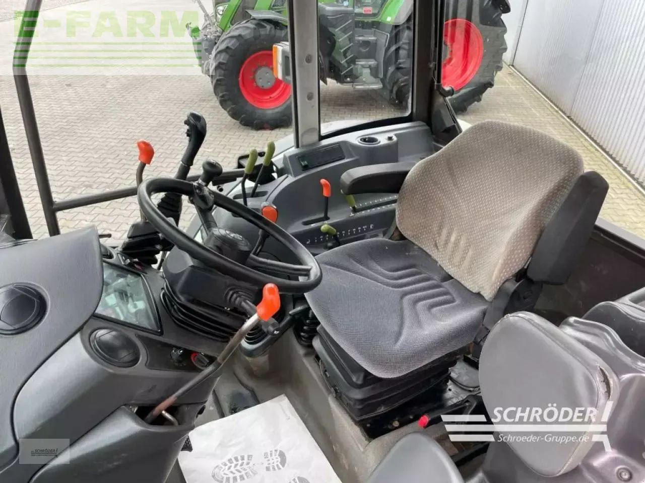 Tracteur agricole CLAAS celtis 426