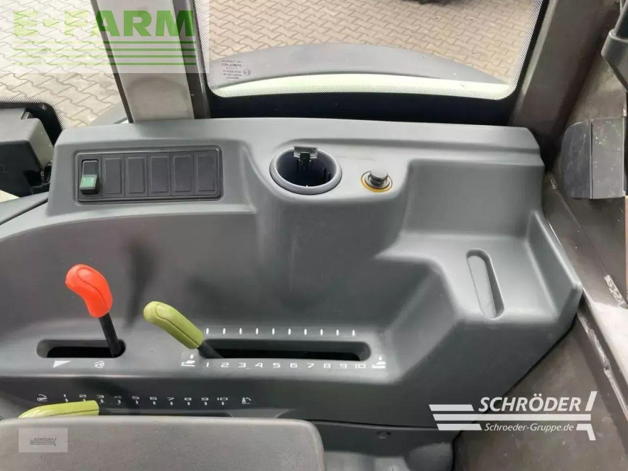 Tracteur agricole CLAAS celtis 426