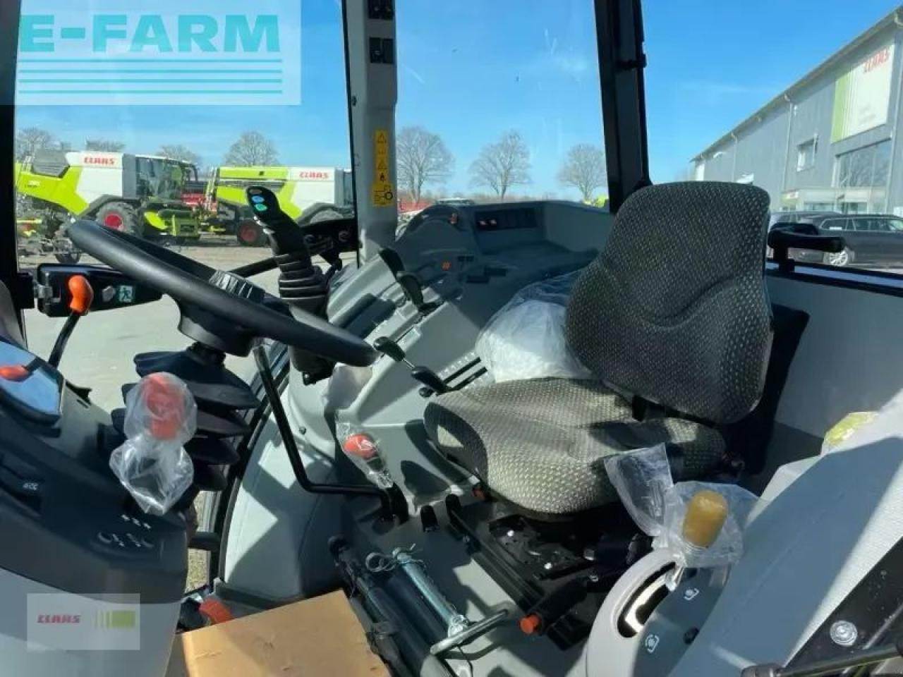 Tracteur agricole CLAAS elios 210