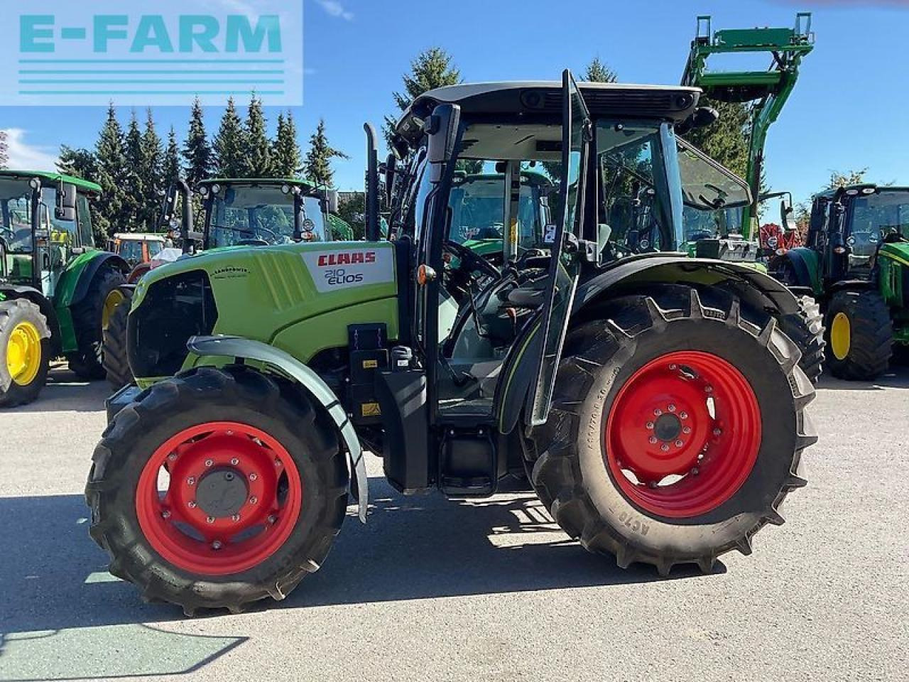 Tracteur agricole CLAAS elios 210