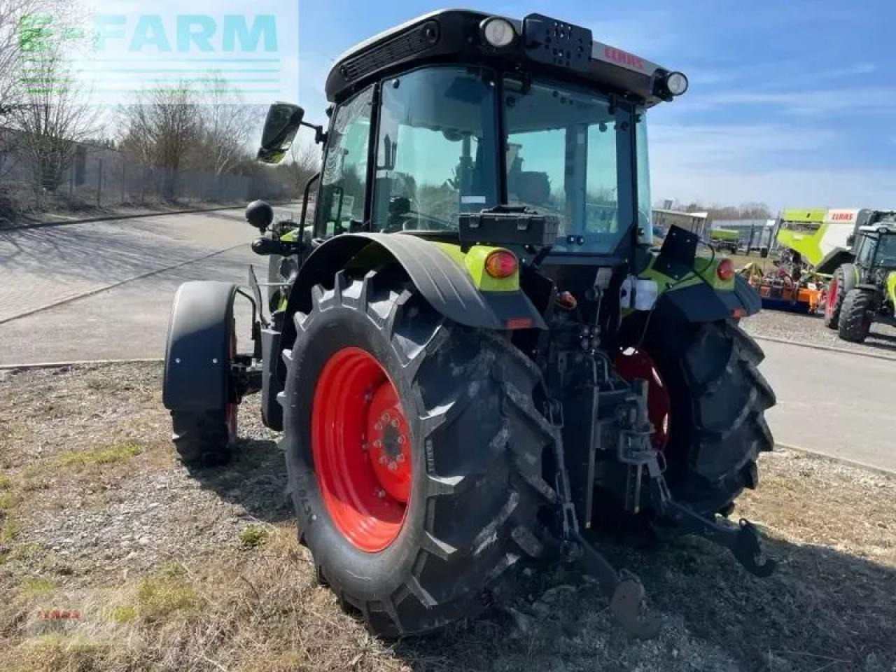 Tracteur agricole CLAAS elios 210