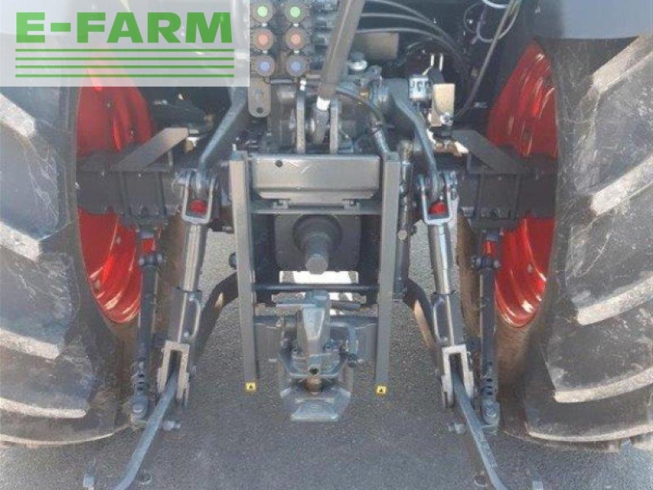 Tracteur agricole CLAAS elios 210