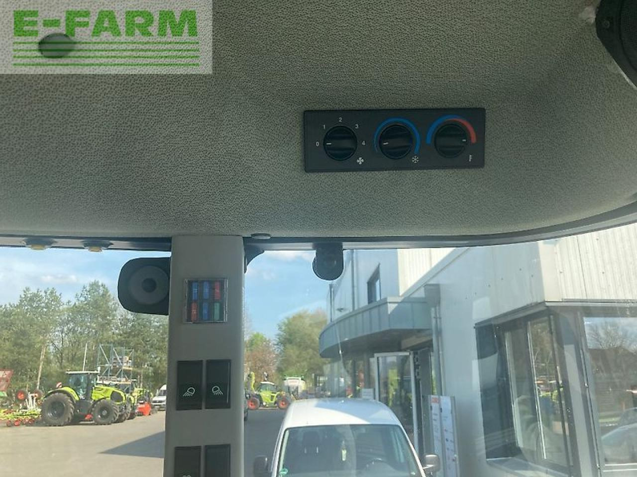 Tracteur agricole CLAAS elios 210