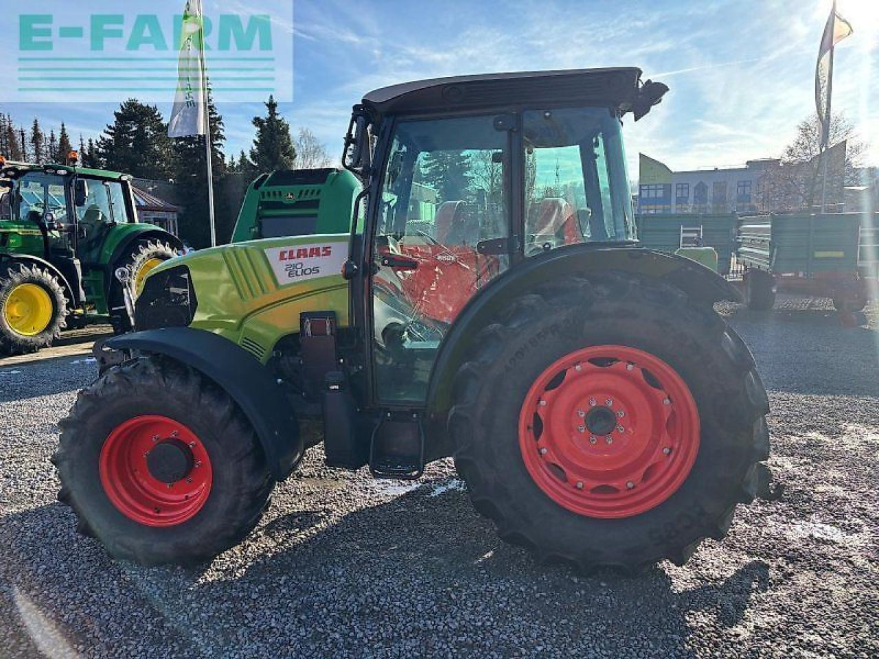 Tracteur agricole CLAAS elios 210