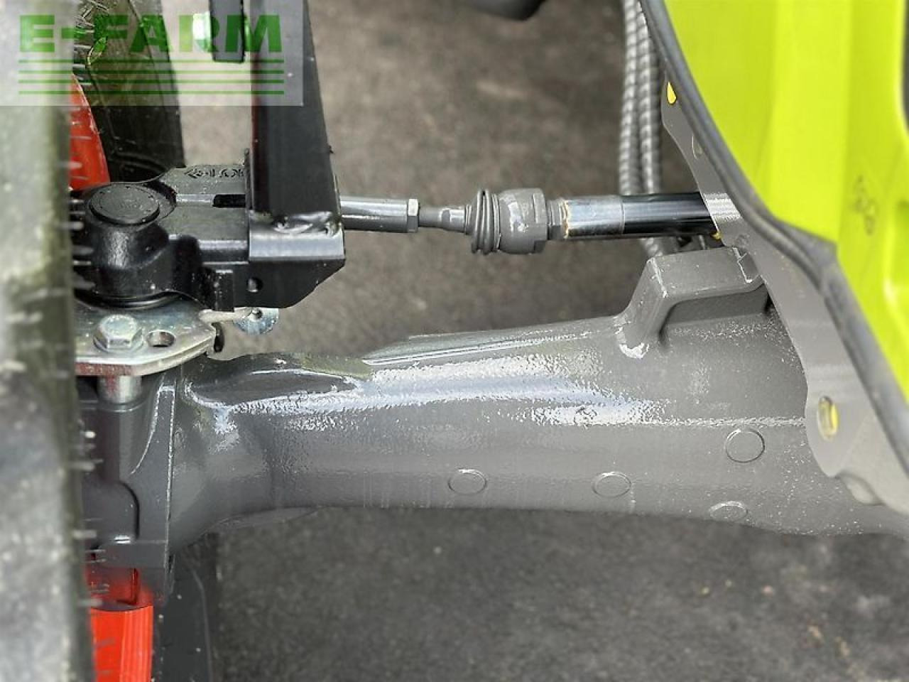 Tracteur agricole CLAAS elios 210 plattform
