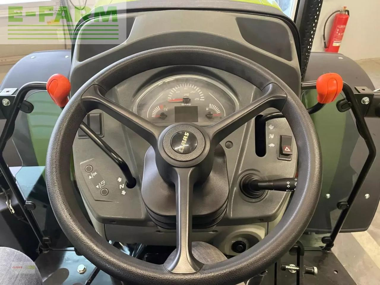 Tracteur agricole CLAAS elios 210 plattform