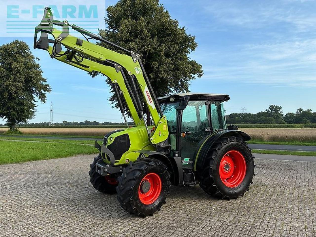 Tracteur agricole CLAAS elios 220