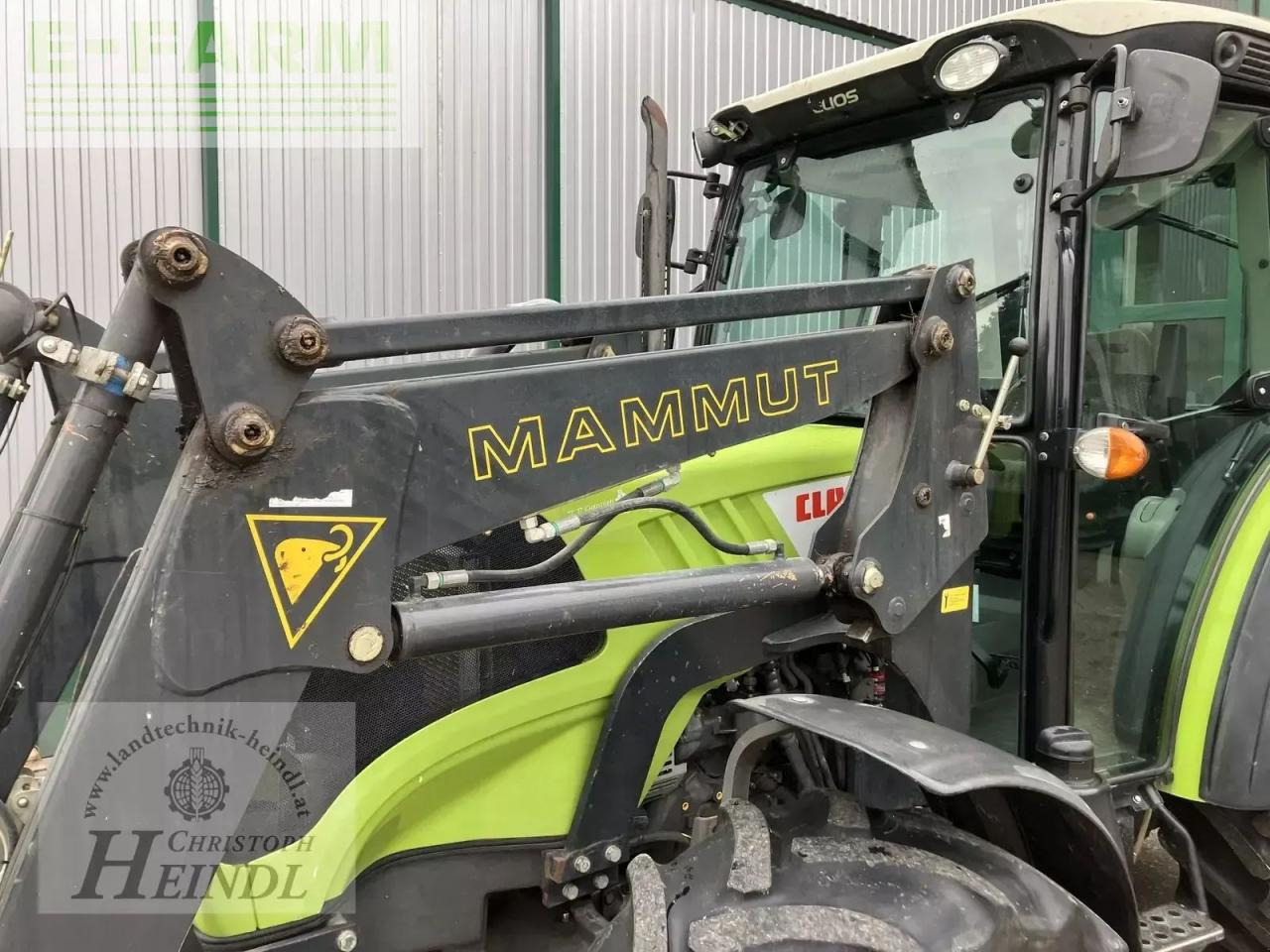 Tracteur agricole CLAAS elios 220