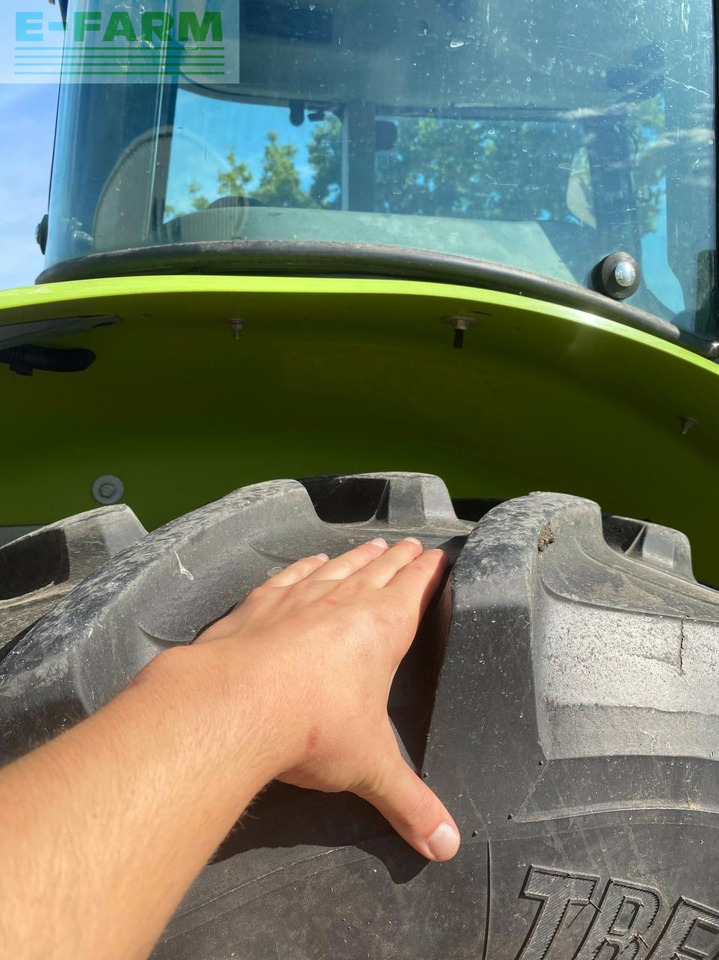 Tracteur agricole CLAAS elios 220 cabine