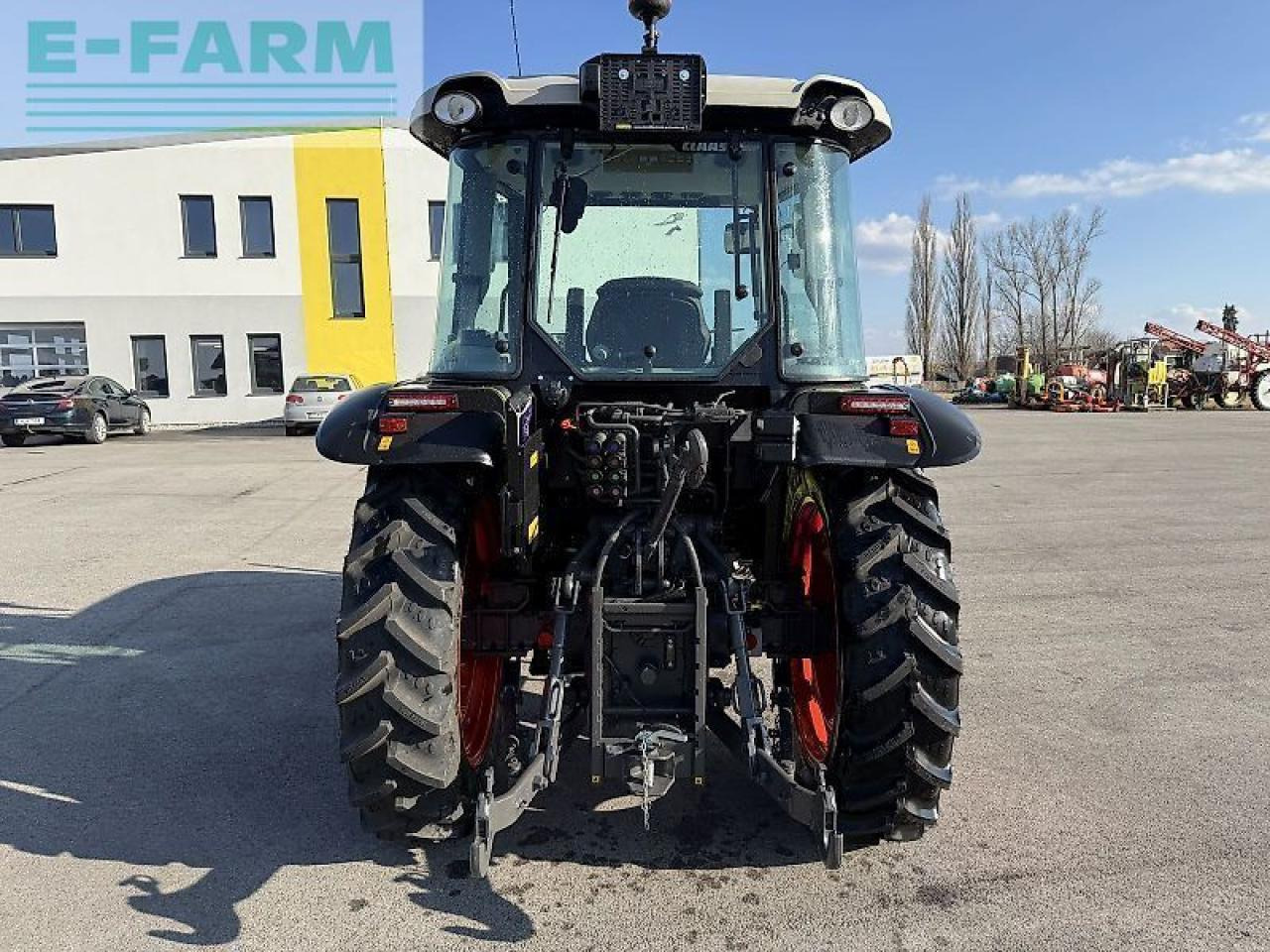 Tracteur agricole CLAAS elios 320