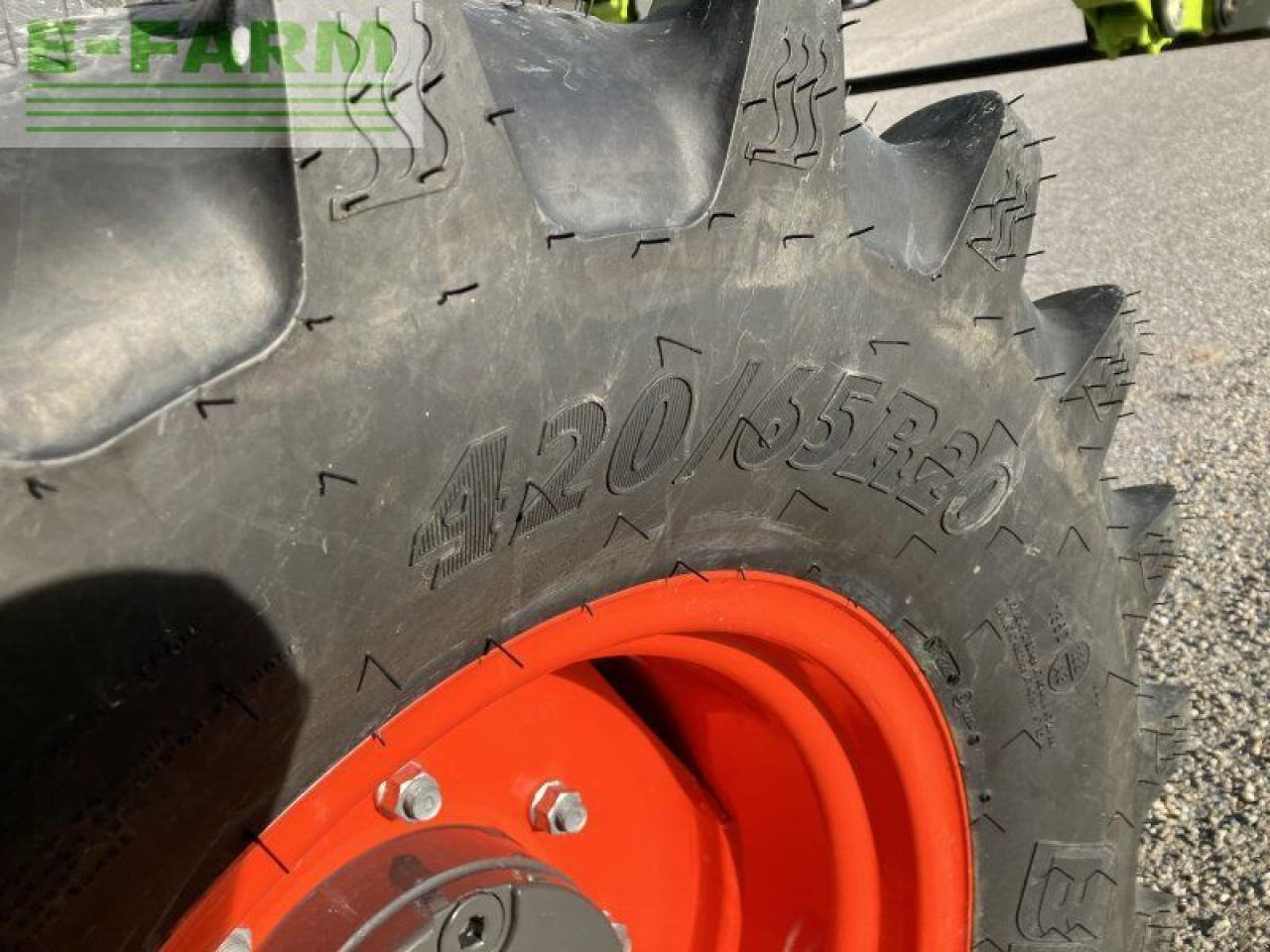 Tracteur agricole CLAAS elios 320