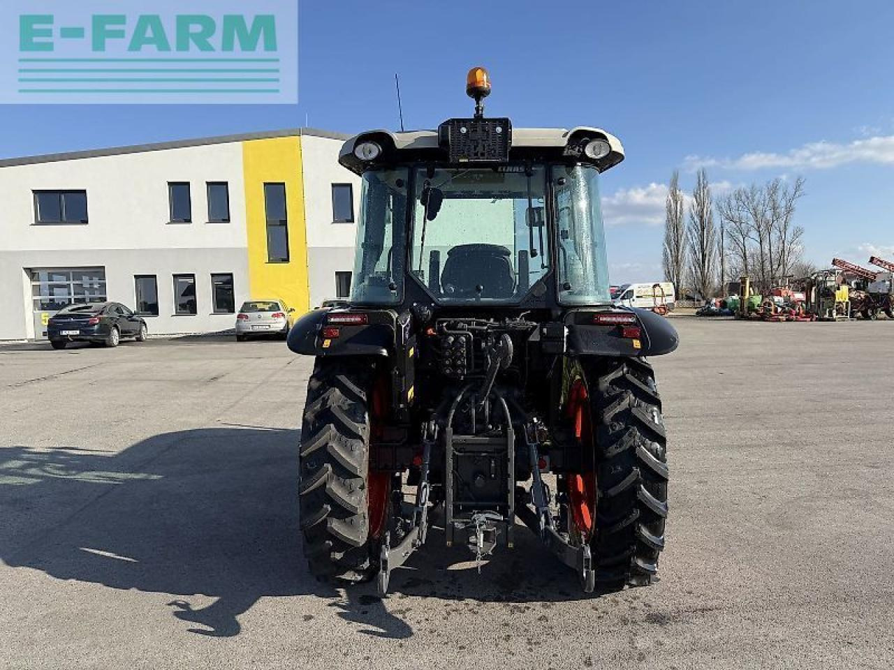 Tracteur agricole CLAAS elios 320